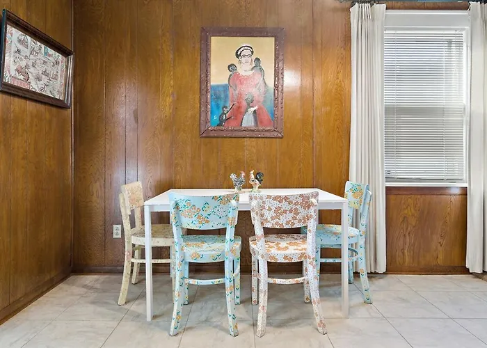 The Groovy Casa Fort Worth